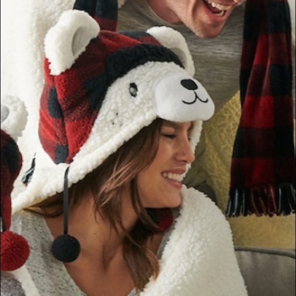 Cuddl Duds Other - Cuddle Duds Adult Sherpa Hooded Throw